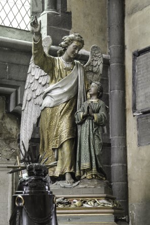 거룩한 수호천사_photo by Lawrence OP_in the Church of Our Lady in Bruges_Belgium.jpg